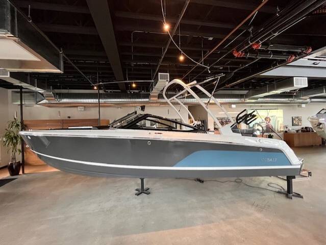 2026 Cobalt CS23 Surf